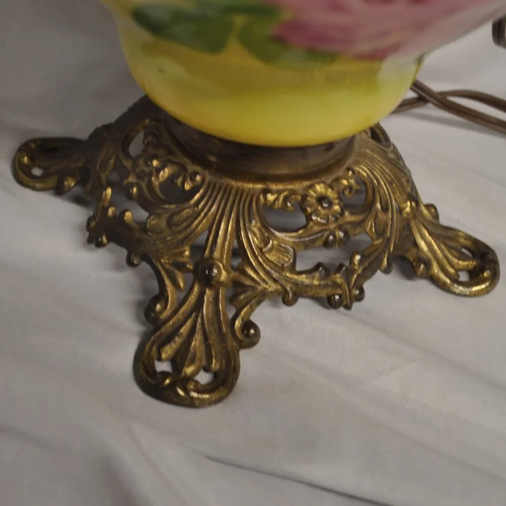 SALE* vintage floral kerosene glass lamp turned electric (319w)